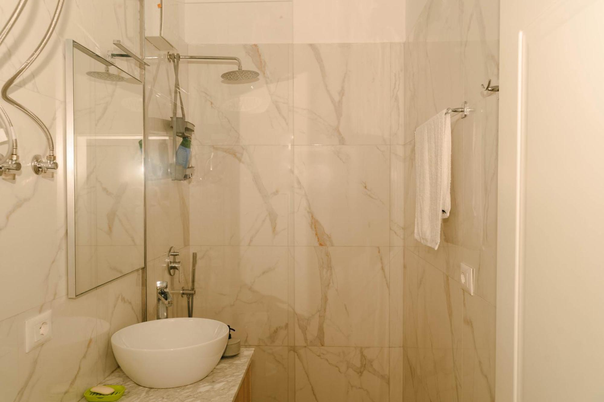 Studio Flat In Heart Of Тирана Экстерьер фото