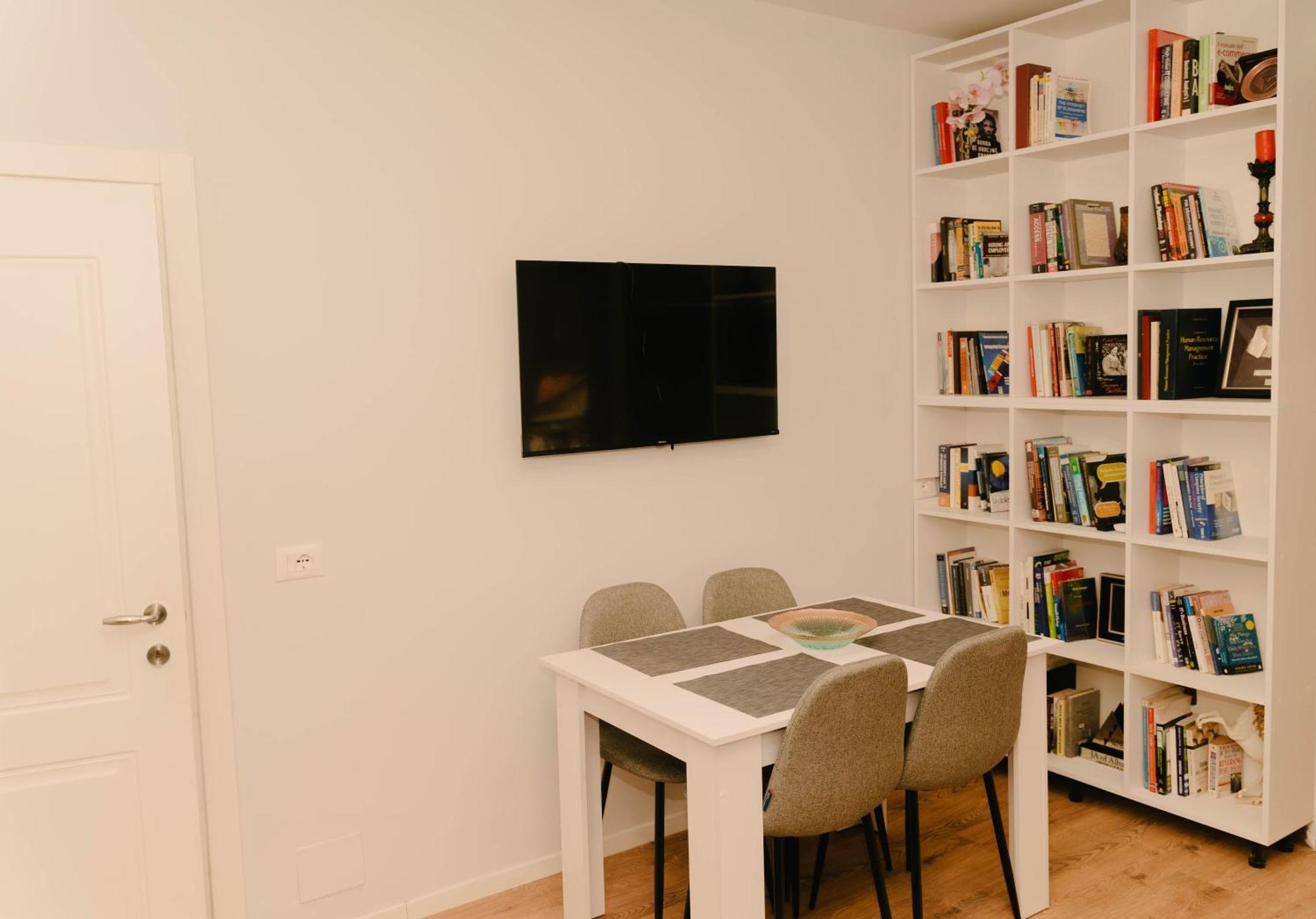 Studio Flat In Heart Of Тирана Экстерьер фото