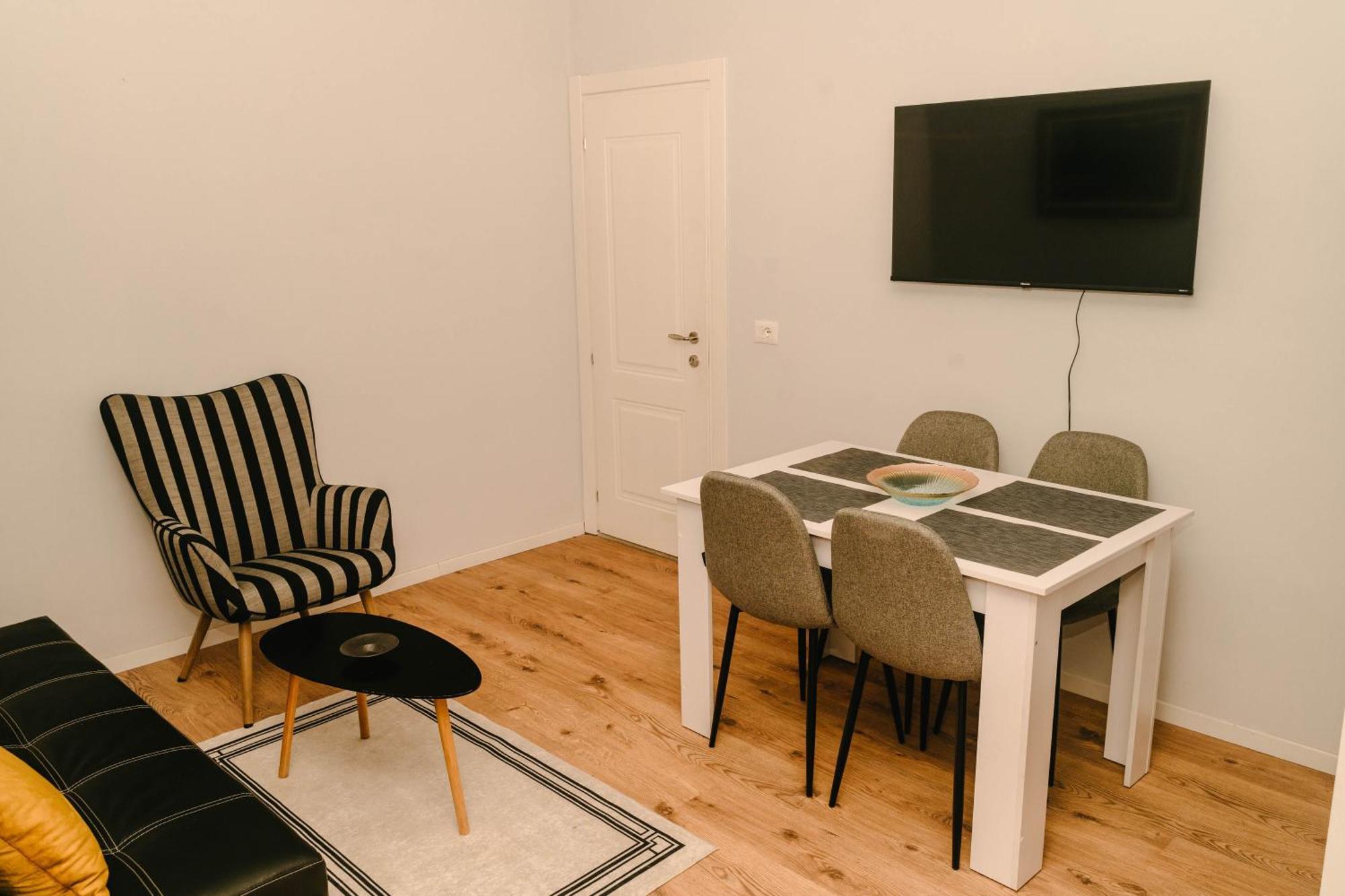 Studio Flat In Heart Of Тирана Экстерьер фото