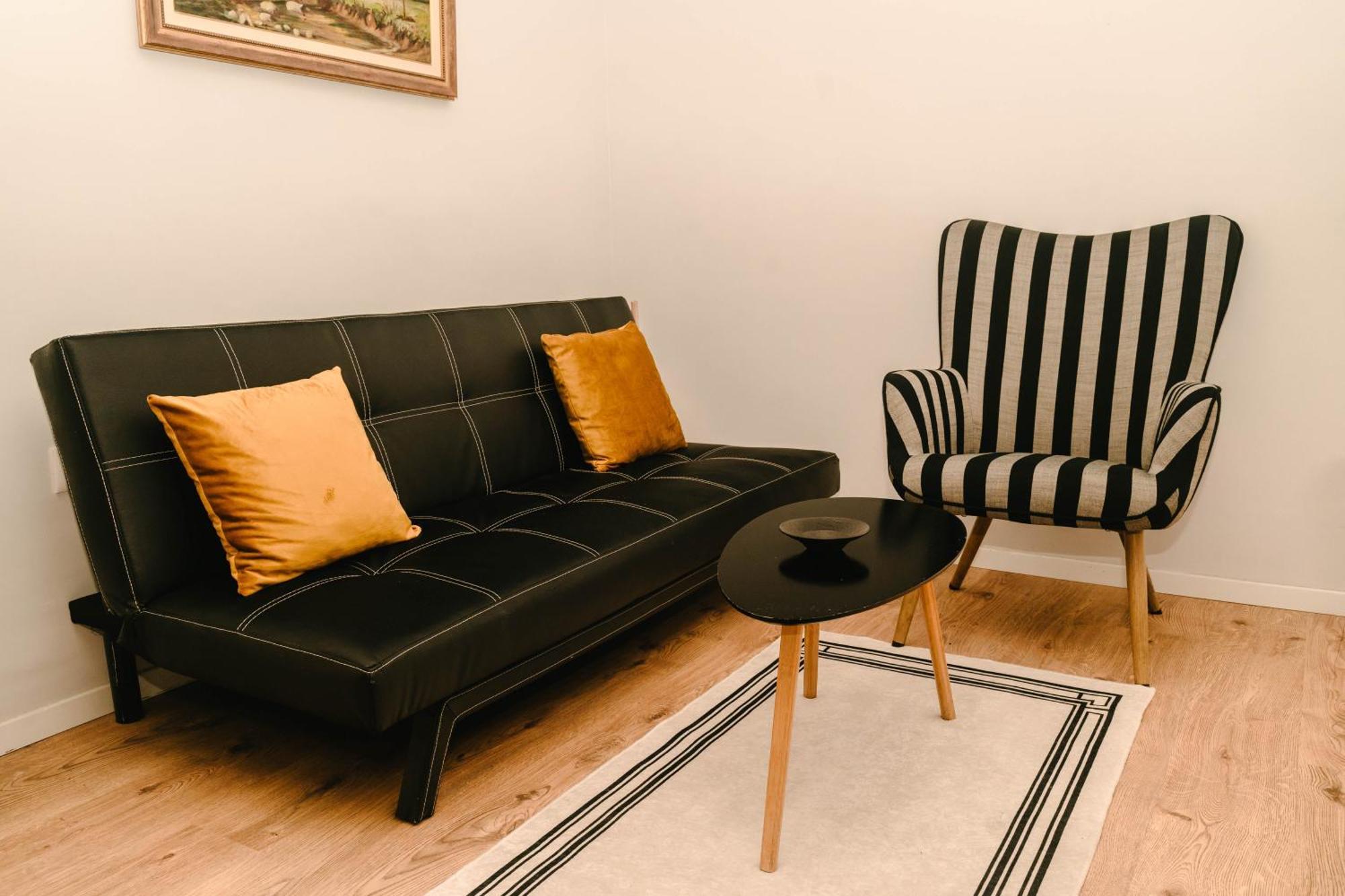 Studio Flat In Heart Of Тирана Экстерьер фото