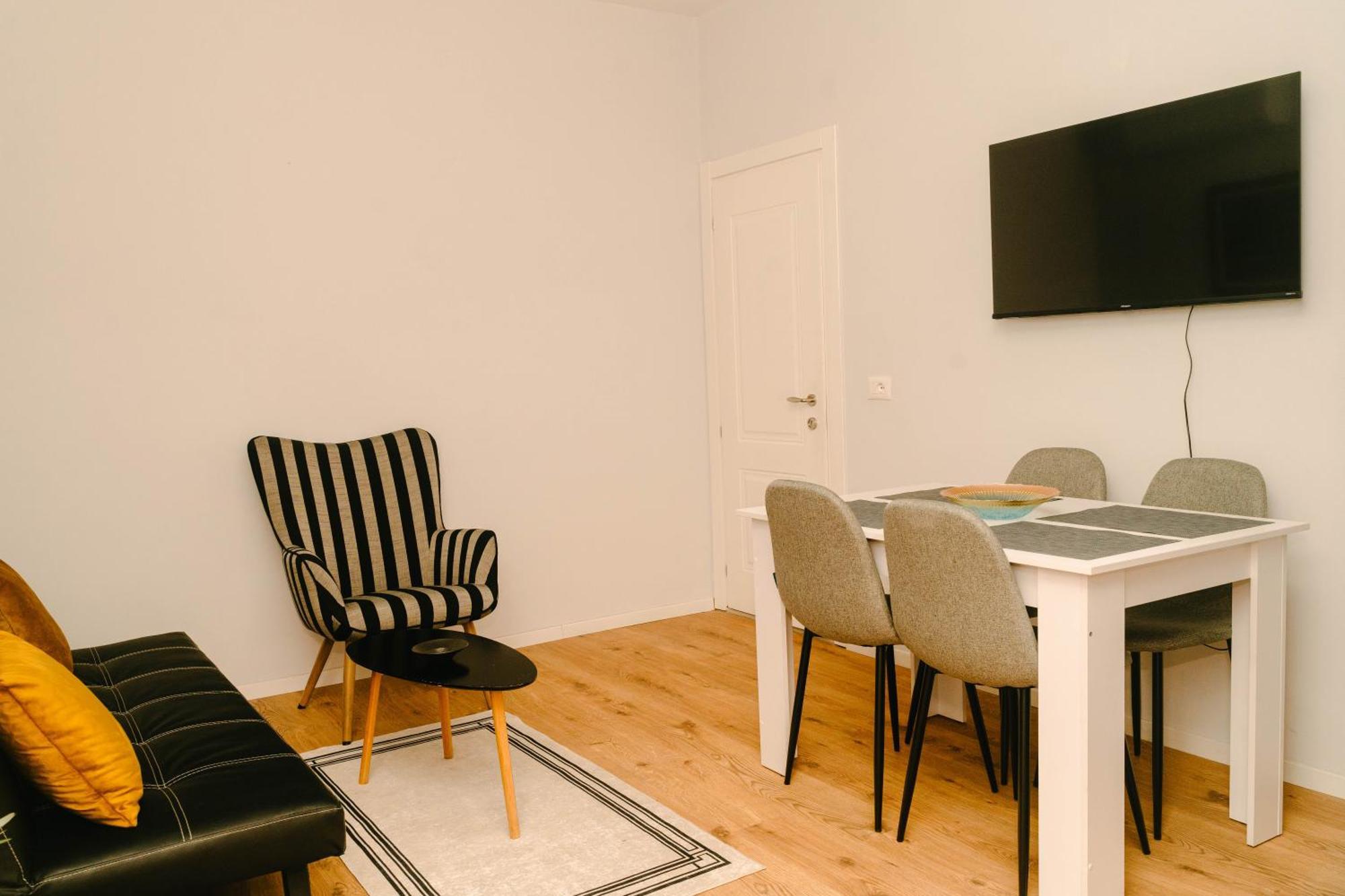 Studio Flat In Heart Of Тирана Экстерьер фото